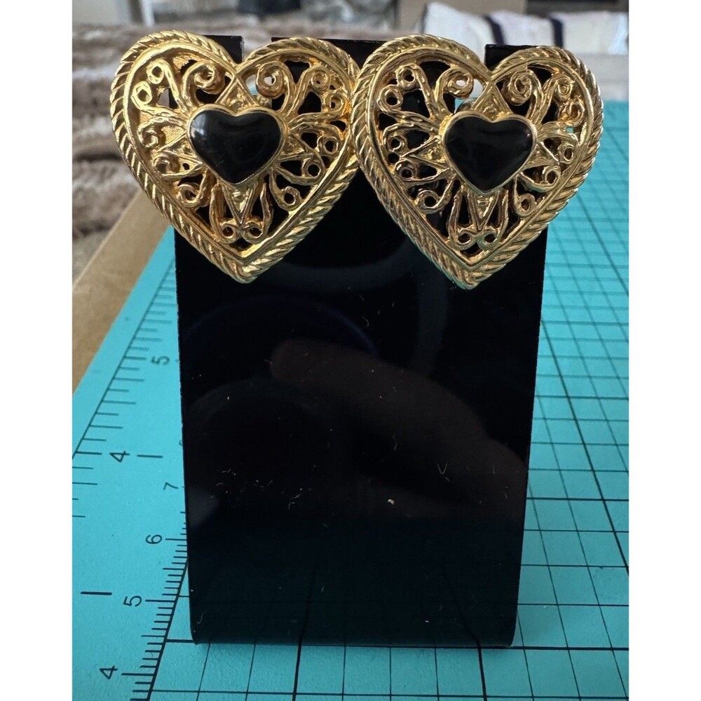 Vintage Black Enamel Gold Tone Filigree With Twist Border Stud Earrings